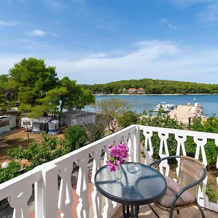 Pensión Double 4309d Pašman